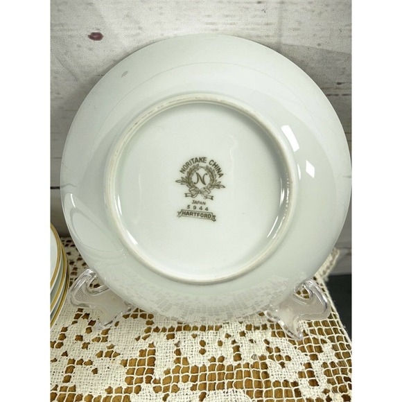 Noritake Hartford 5944 Berry Bowls White Gold Greek Key 5 1/2" Set of 4 - Picture 4 of 6